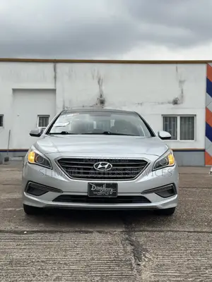 Hyundai Sonata Limited 4dr Sedan (2.4L 4cyl 6A) 2015 Silver