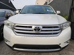Toyota Highlander Limited 2011 White