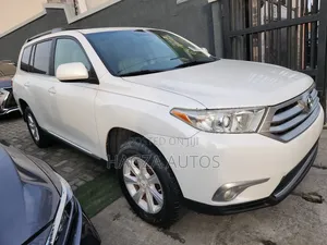 Toyota Highlander Limited 2011 White
