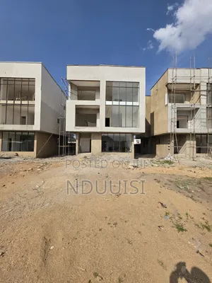 5bdrm Duplex in Jahi for sale