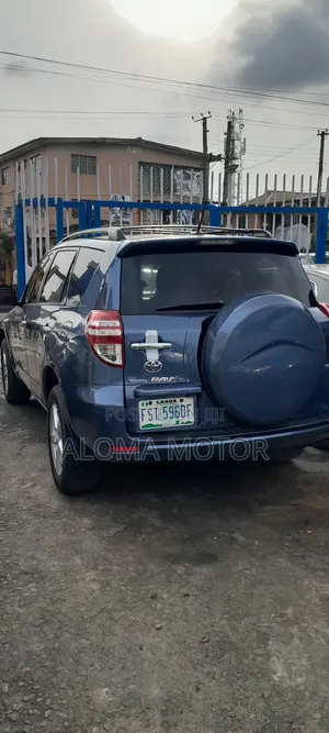 Toyota RAV4 2010 Blue
