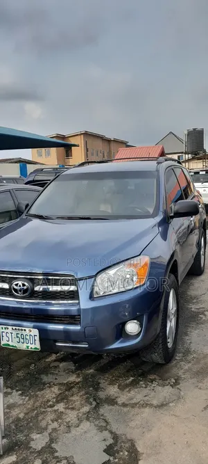 Toyota RAV4 2010 Blue