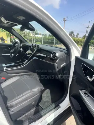 Mercedes-Benz GLC-Class GLC 300 2025 White