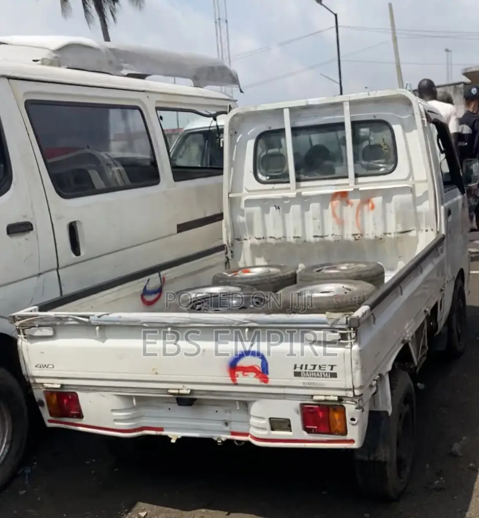 Daihatsu Hijet 2016 White
