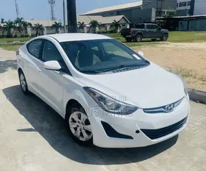 Hyundai Elantra Sport Sedan FWD (2.0L 4cyl 6A) 2016 White