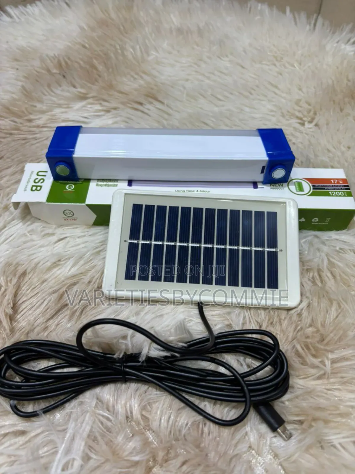 17 Watts Fluorescent Light
With Solar Panel