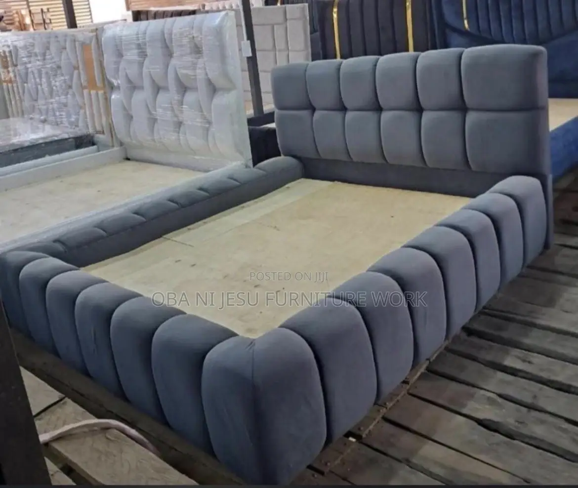 Solid 4 and Half Bed