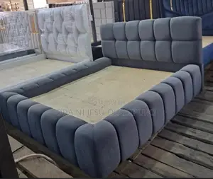 Solid 4 and Half Bed
