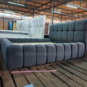 Solid 4 and Half Bed