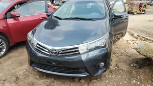 Toyota Corolla LE Premium 4dr Sedan (1.8L 4cyl CVT) 2015 Gray