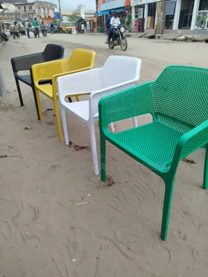 Plastic Chair / Restaurant Chair