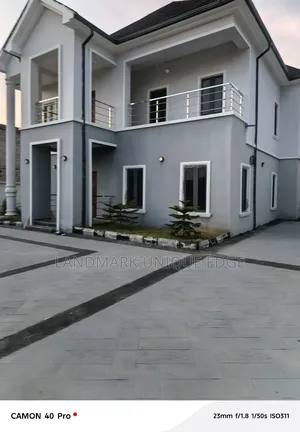 5bdrm Duplex in Diamond Ctiy, Lugbe District for rent