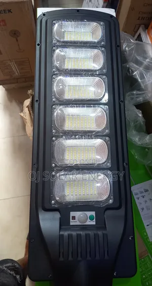 Vellmax 300watt Solar Streetlight