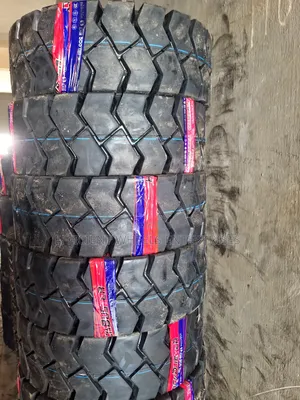 28x9(8.15)-15 Forklift Tube Tyre