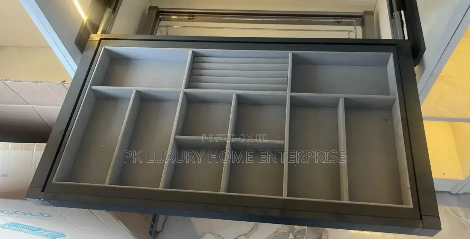 90cm Black and Grey Pullout Jewelry Rack