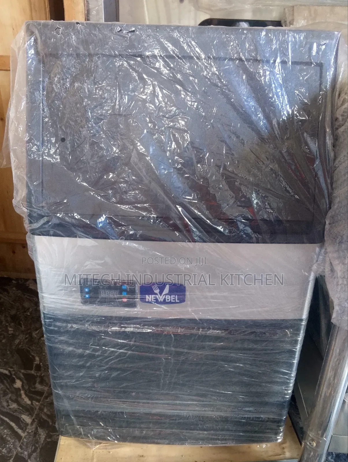 Ice Cube Maker