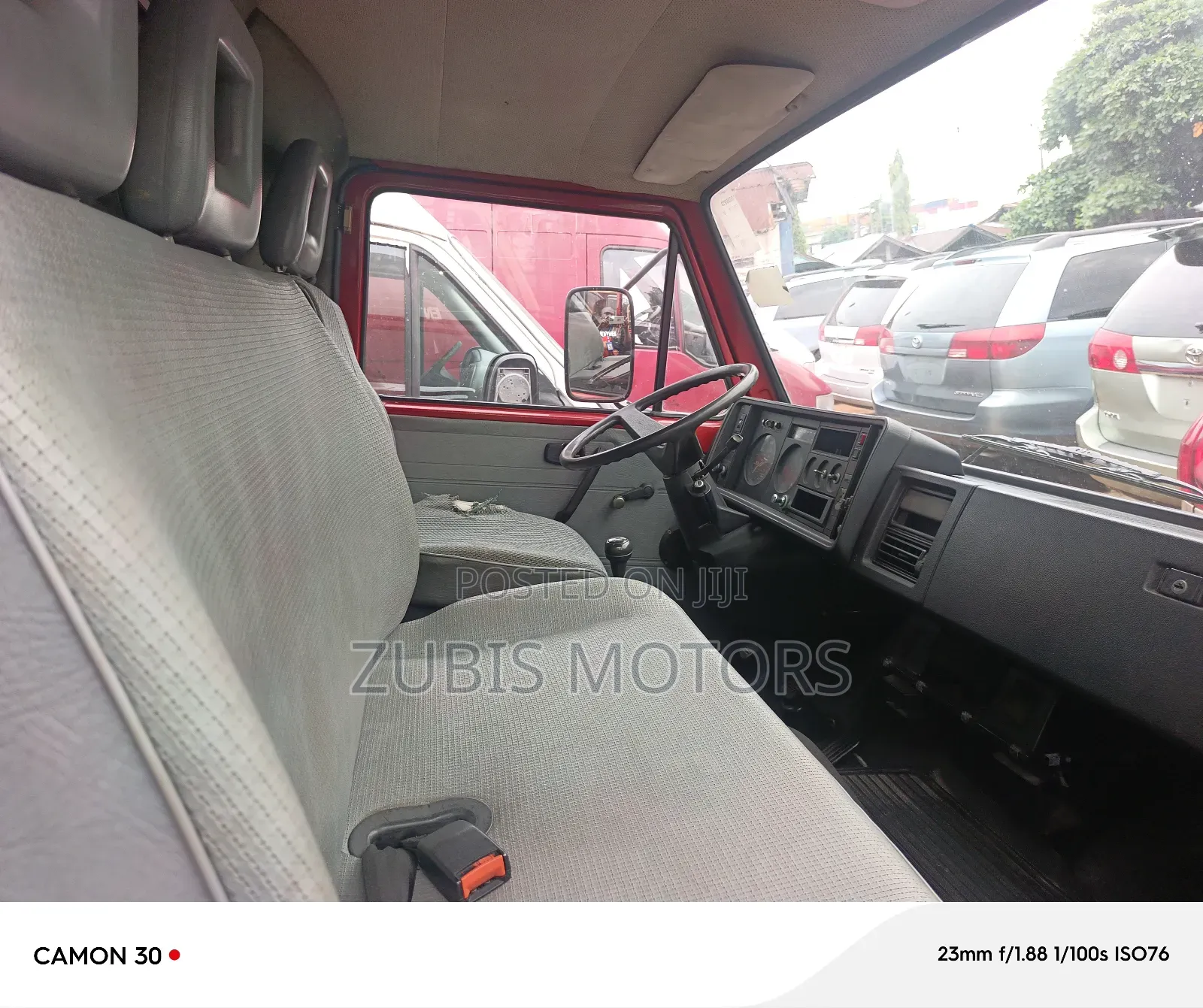 Volkswagen LT 2000 Red