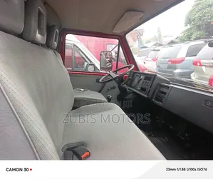 Volkswagen LT 2000 Red