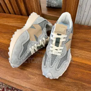 *New Balance 327*