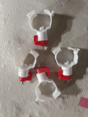 White Clip Nipple Drinkers