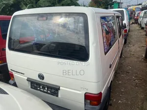 Volkswagen Transporter 2004 White