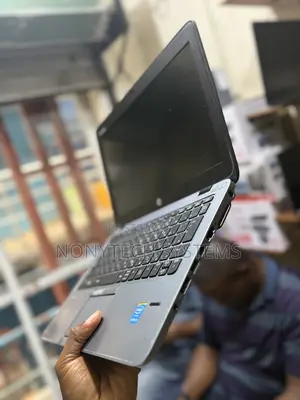 Laptop HP EliteBook 820 G2 8GB Intel Core I3 HDD 500GB