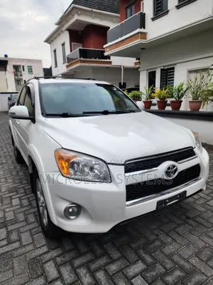 Toyota RAV4 2012 White