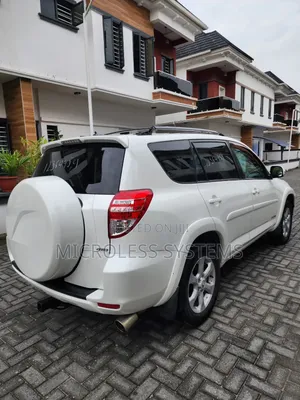 Toyota RAV4 2012 White