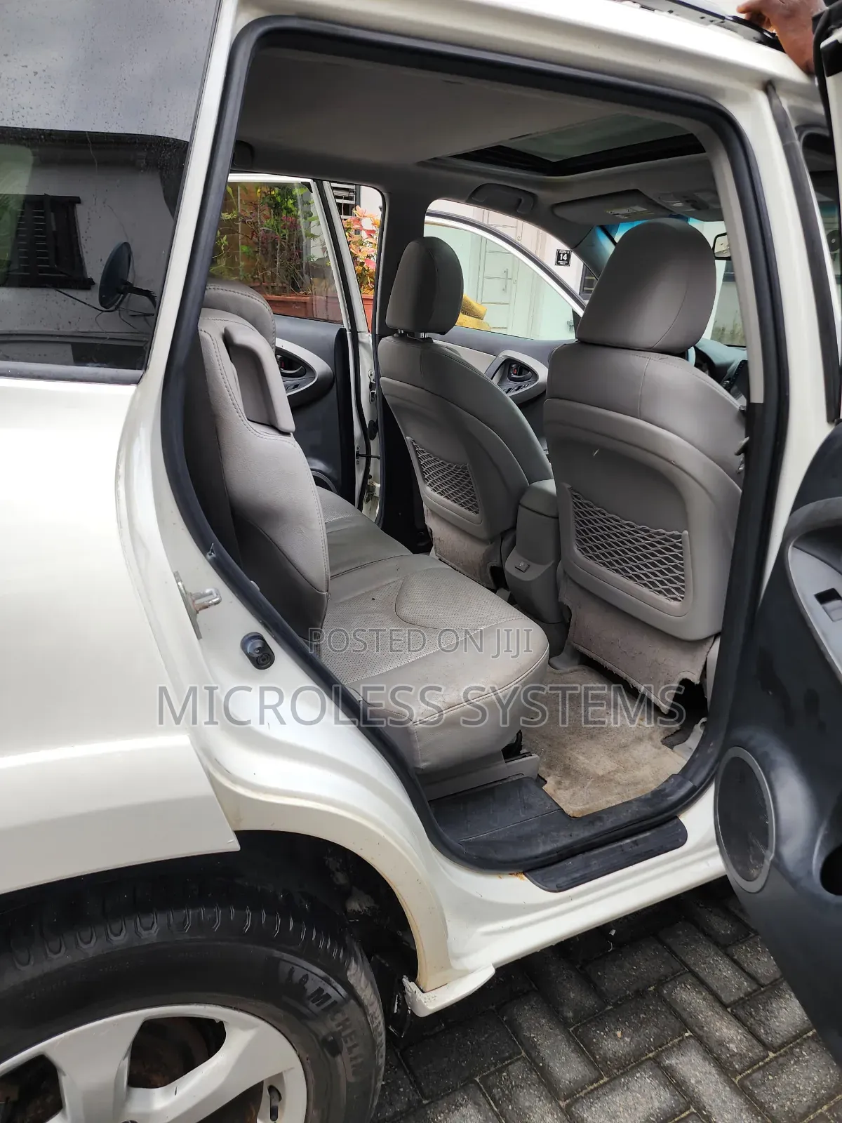 Toyota RAV4 2012 White