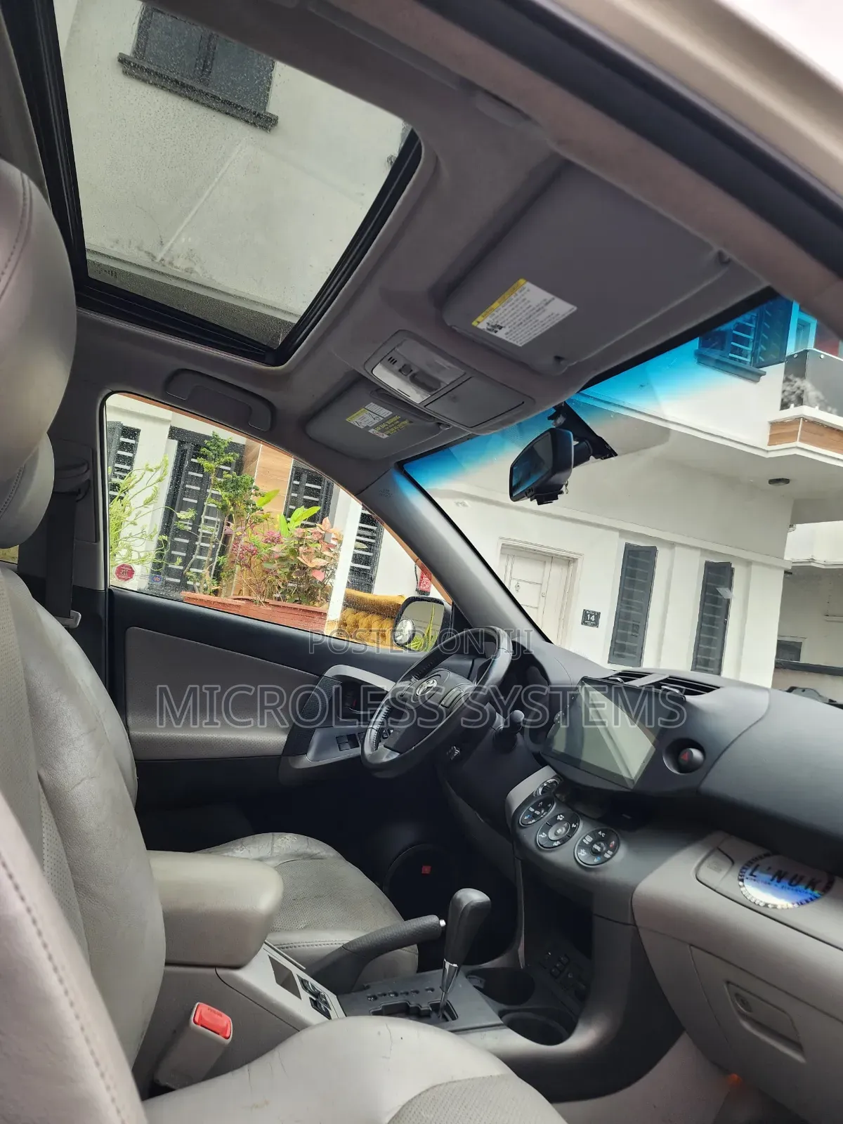 Toyota RAV4 2012 White