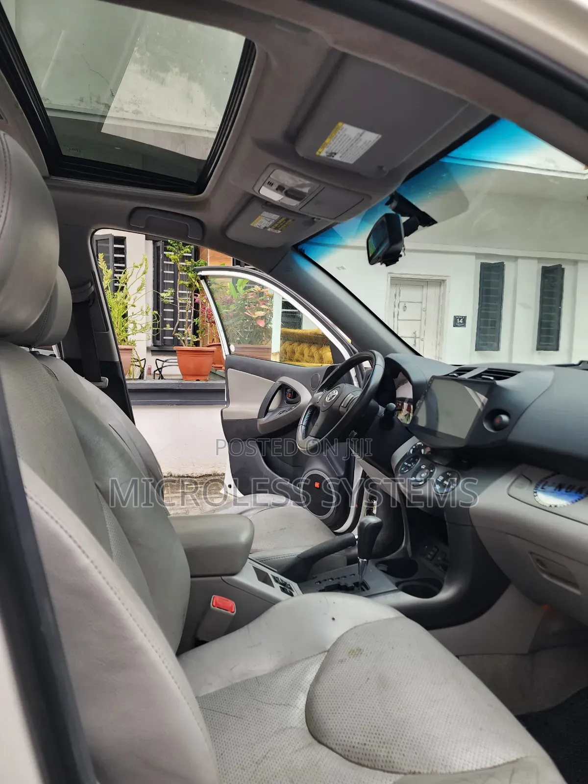 Toyota RAV4 2012 White