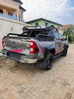 Toyota Hilux SR5 4x4 2017 Gray