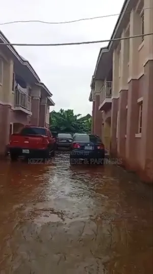 8bdrm Block of Flats in Infant Jesus, Asaba,, Oshimili South for sale