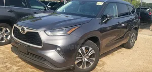 Toyota Highlander 2021 Gray