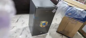 Glamstar 90l Compact Fridge With Top Freezer