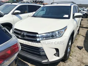 Toyota Highlander Limited Platinum 4x2 V6 (3.5L 6cyl 8A) 2017 White