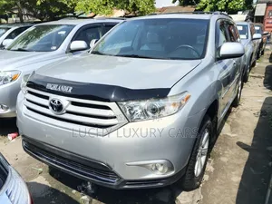 Toyota Highlander Limited 3.5l 4WD 2013 Silver