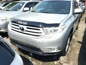 Toyota Highlander Limited 3.5l 4WD 2013 Silver