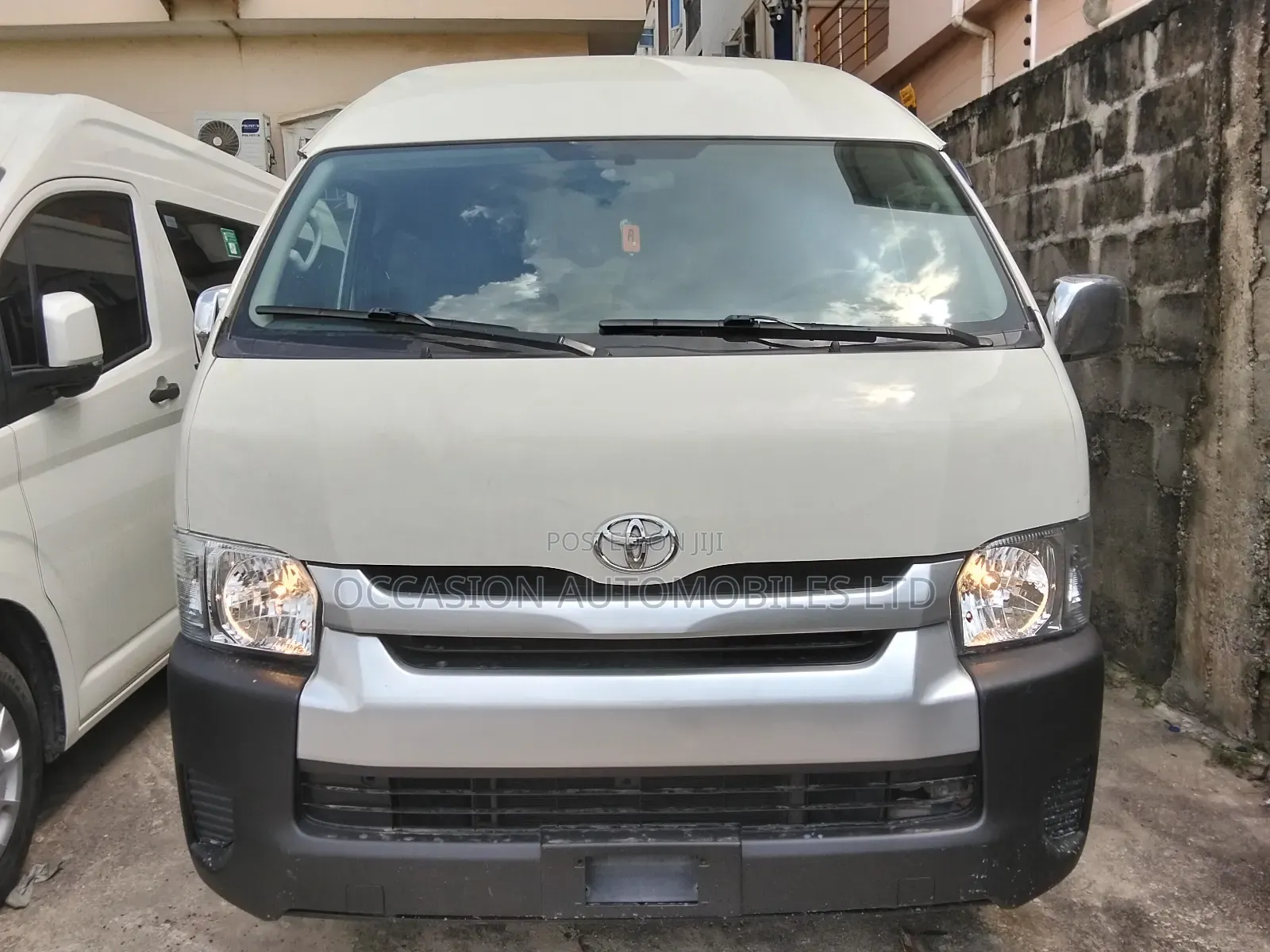 Toyota HiAce 2016 White