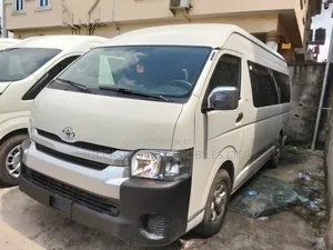 Toyota HiAce 2016 White