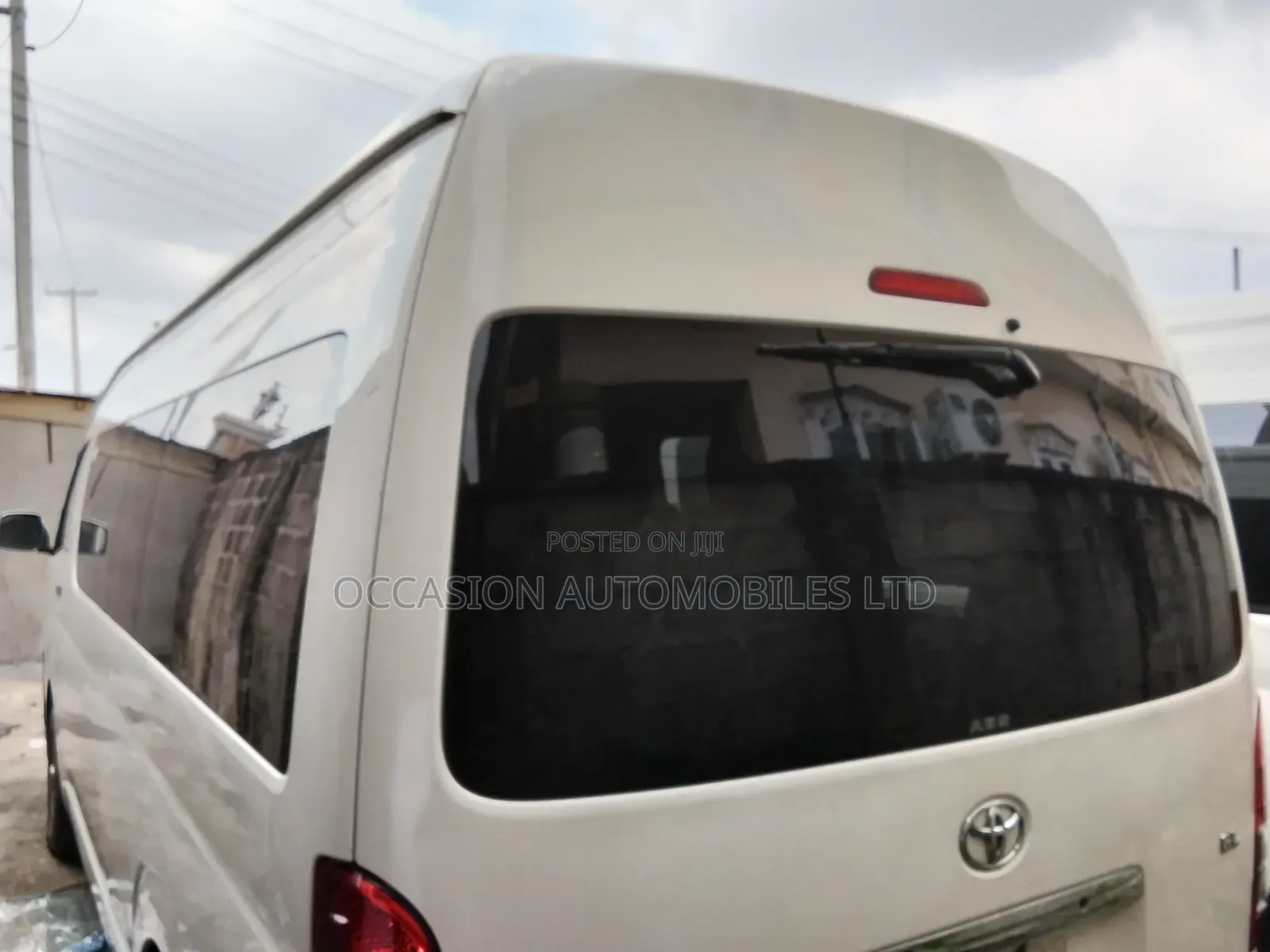 Toyota HiAce 2016 White