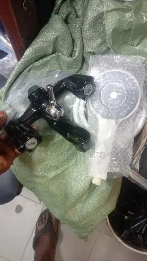 Quality Black Bath Mixer Shower