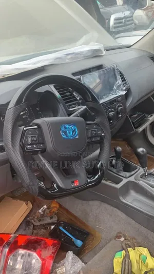 Steering Wheel and Android for Hilux