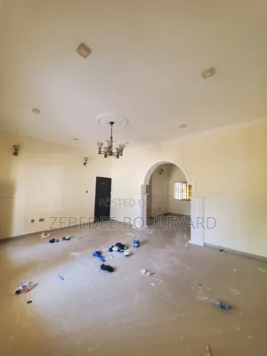 3bdrm Block of Flats in Durumi for rent