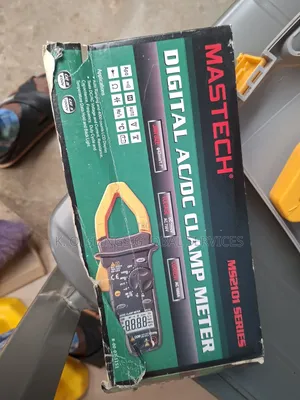 Digital Clamp Meter