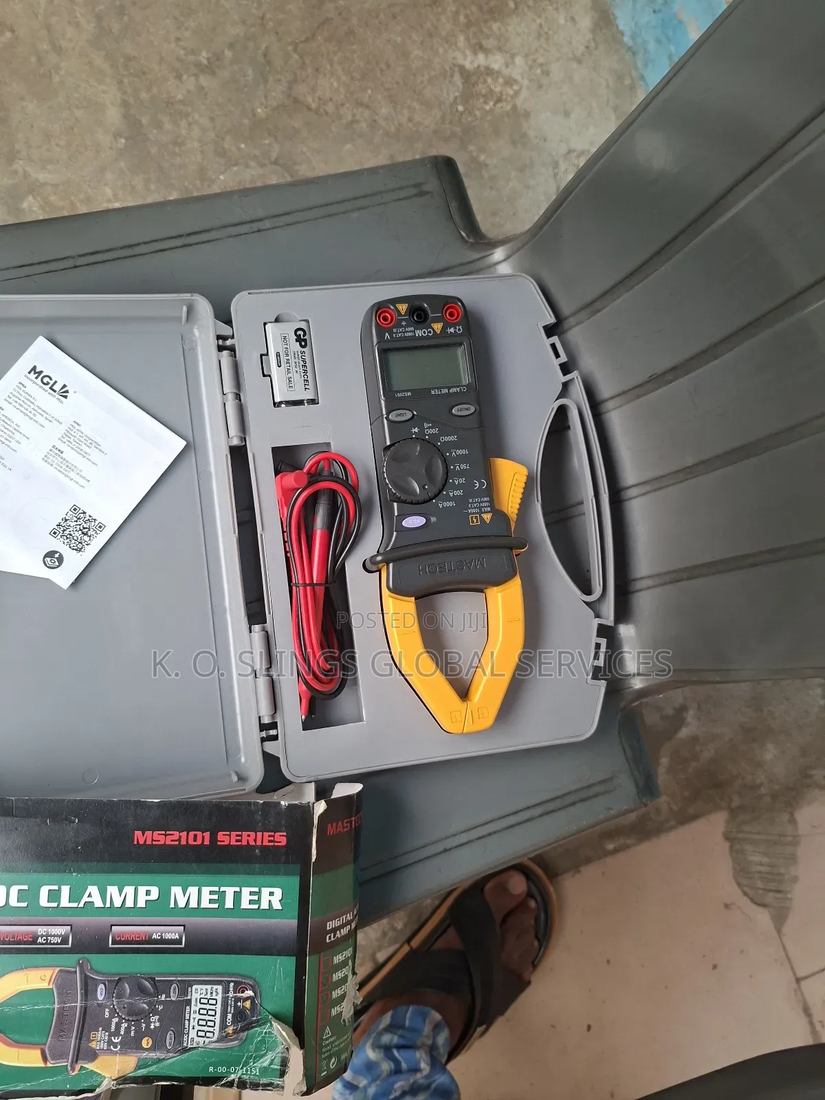 Digital Clamp Meter