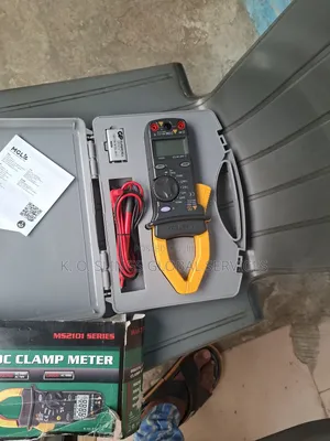 Digital Clamp Meter