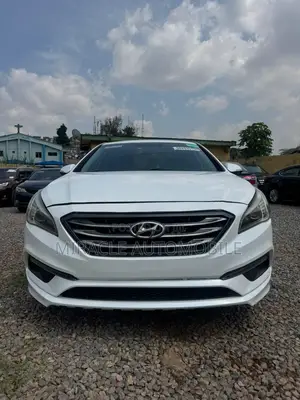 Hyundai Sonata Sport 4dr Sedan (2.4L 4cyl 6A) 2015 White