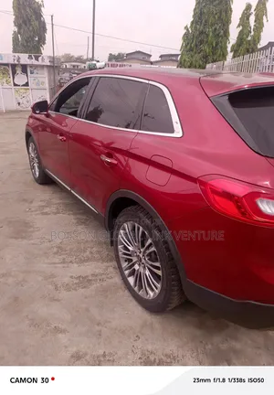 Lincoln MKX 4dr SUV 2016 Red