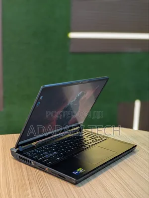Laptop MSI Raider GE68HX 13vi-202us 32GB Intel Core I9 SSD 1T